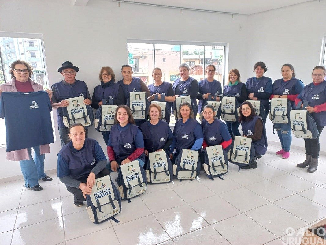Novos equipamentos são entregues para os agentes de saúde de Palmitinho