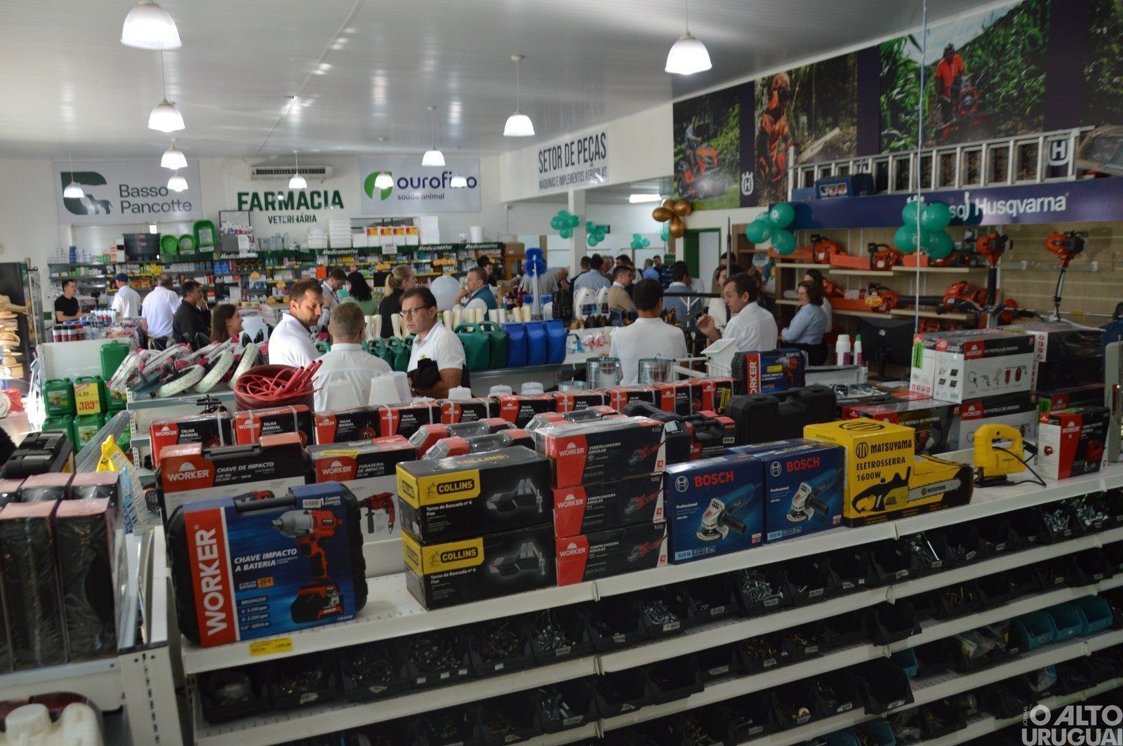 Cotrifred inaugura moderna seção de peças em FW