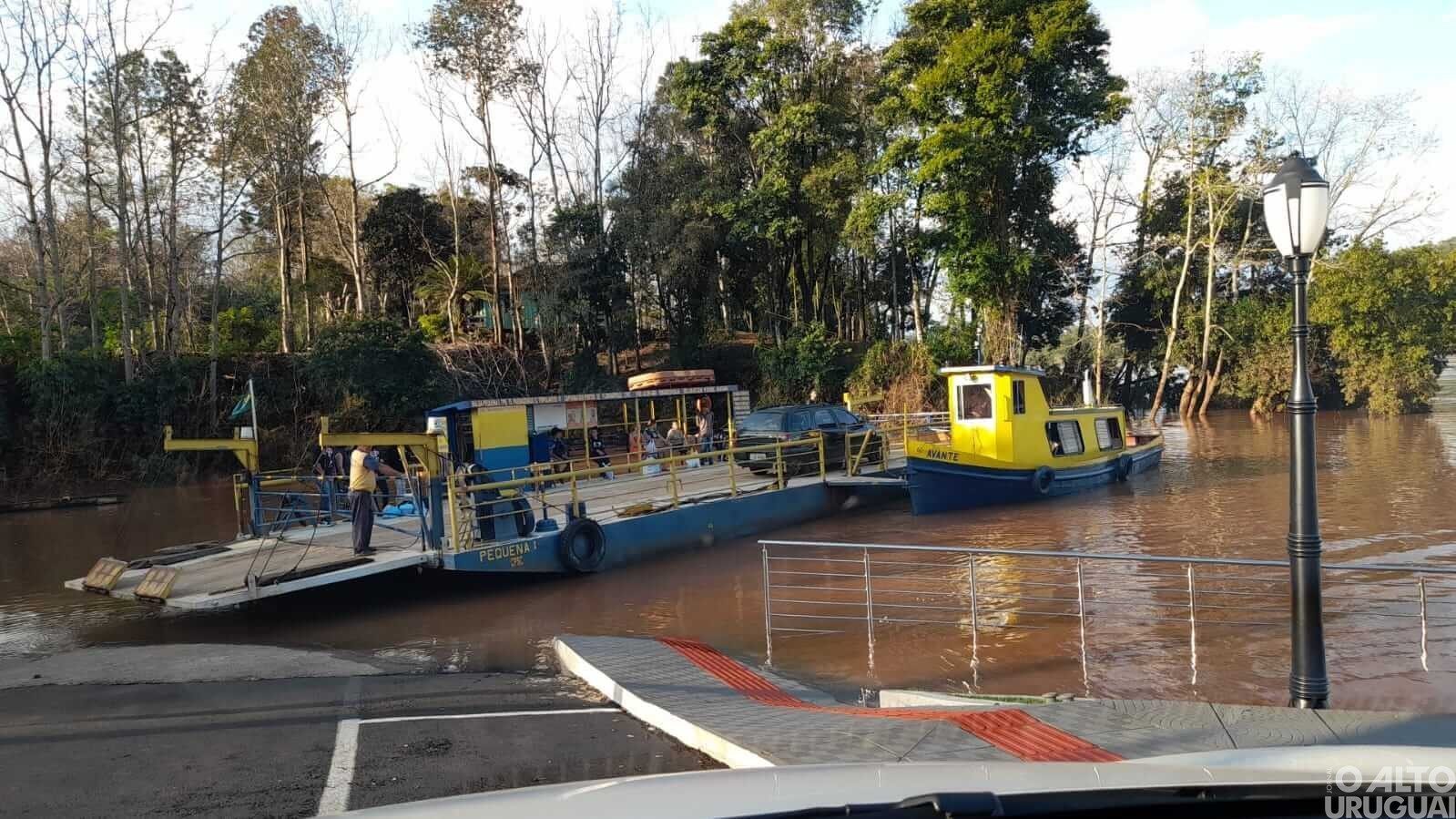 Travessia na balsa de Vicente Dutra é interrompida
