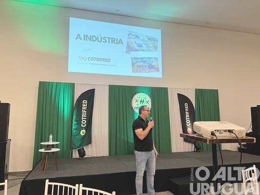 Cotrifred reúne mais de 300 produtores em FW para debater sobre bovinocultura de leite