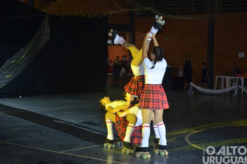 Magia da Patinação apresenta espetáculo de fim de ano