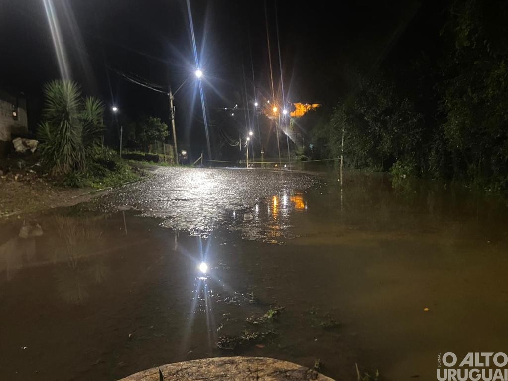 Região apresenta fortes chuvas durante a madrugada
