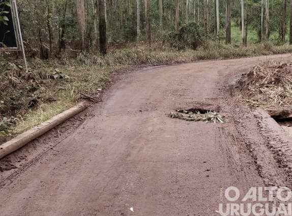 Interditada ponte que liga Ametista do Sul ao distrito de Saltinho