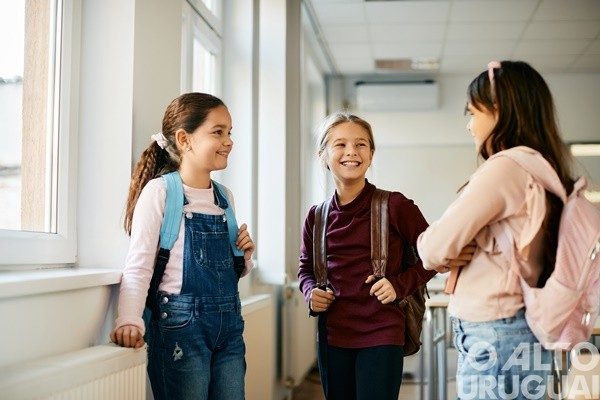 Mais de 765 mil alunos da rede estadual retornam às aulas na segunda-feira