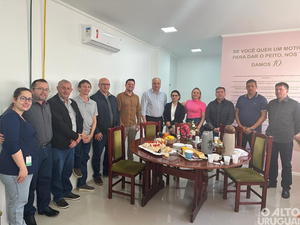 Deputado Luciano Silveira visita região