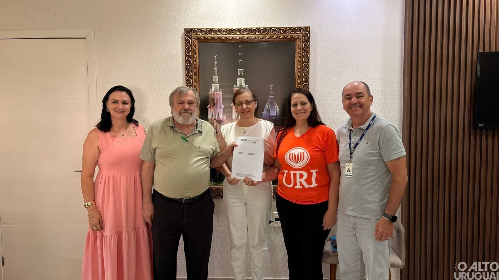 URI apresenta relatório de assessoria pedagógica à Prefeitura de FW