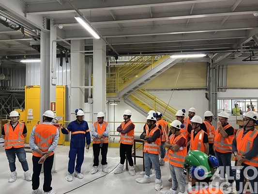 JBS apresenta a estrutura da fábrica de ração em Seberi
