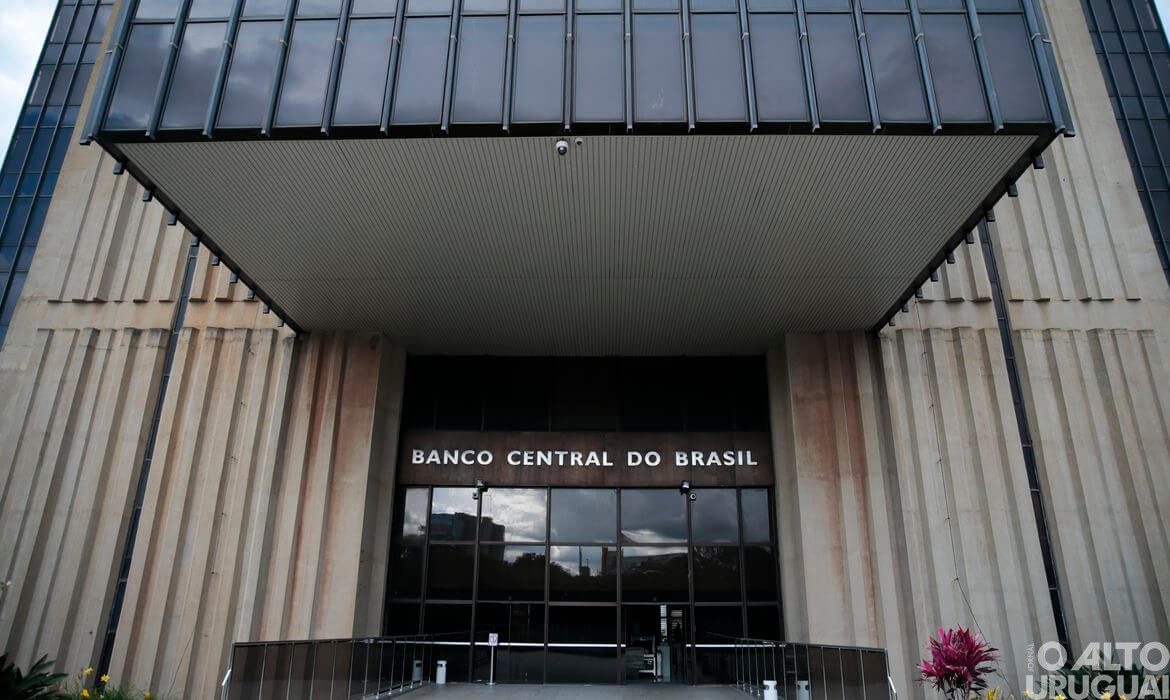 Mercado financeiro aumenta previsão de inflação para este ano