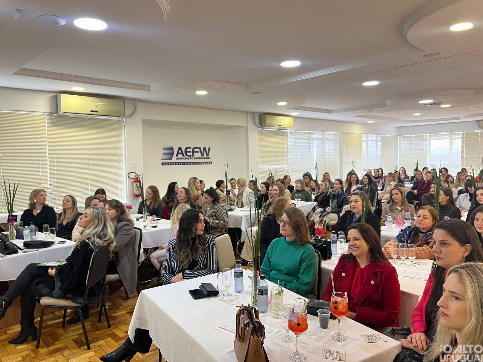 Liderança feminina é destaque na AEFW