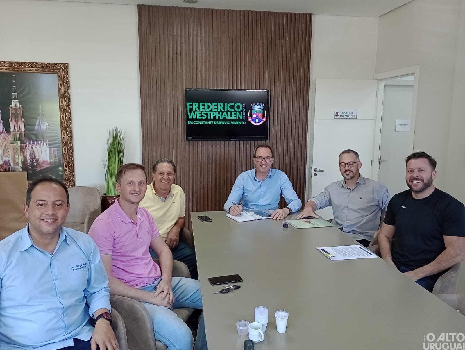 Mesa-diretora da Câmara de FW recebe pedido do HDP de devolução de sobras orçamentárias