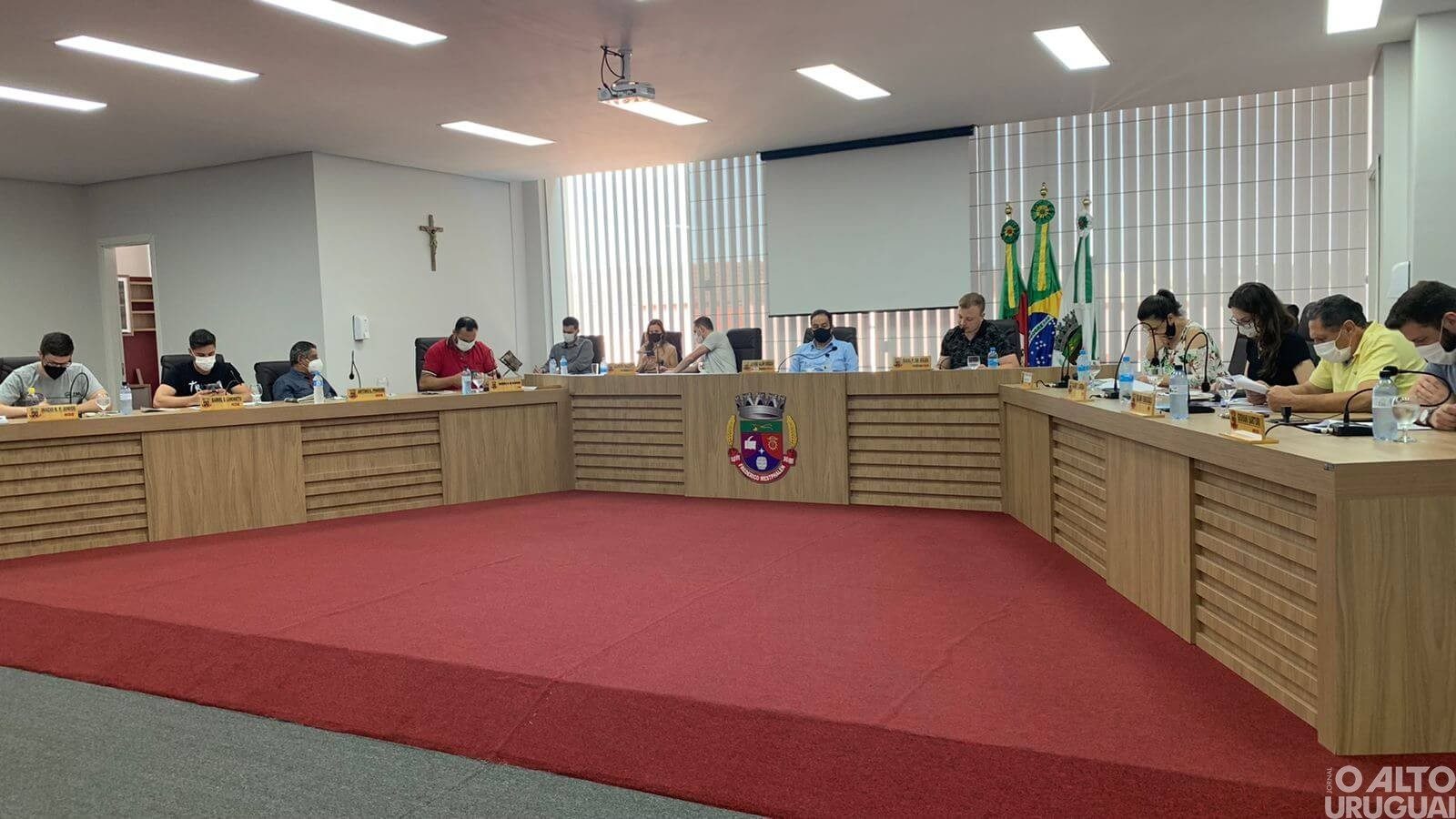 Câmara de Vereadores de FW realiza sessão ordinária e extraordinária nesta terça-feira
