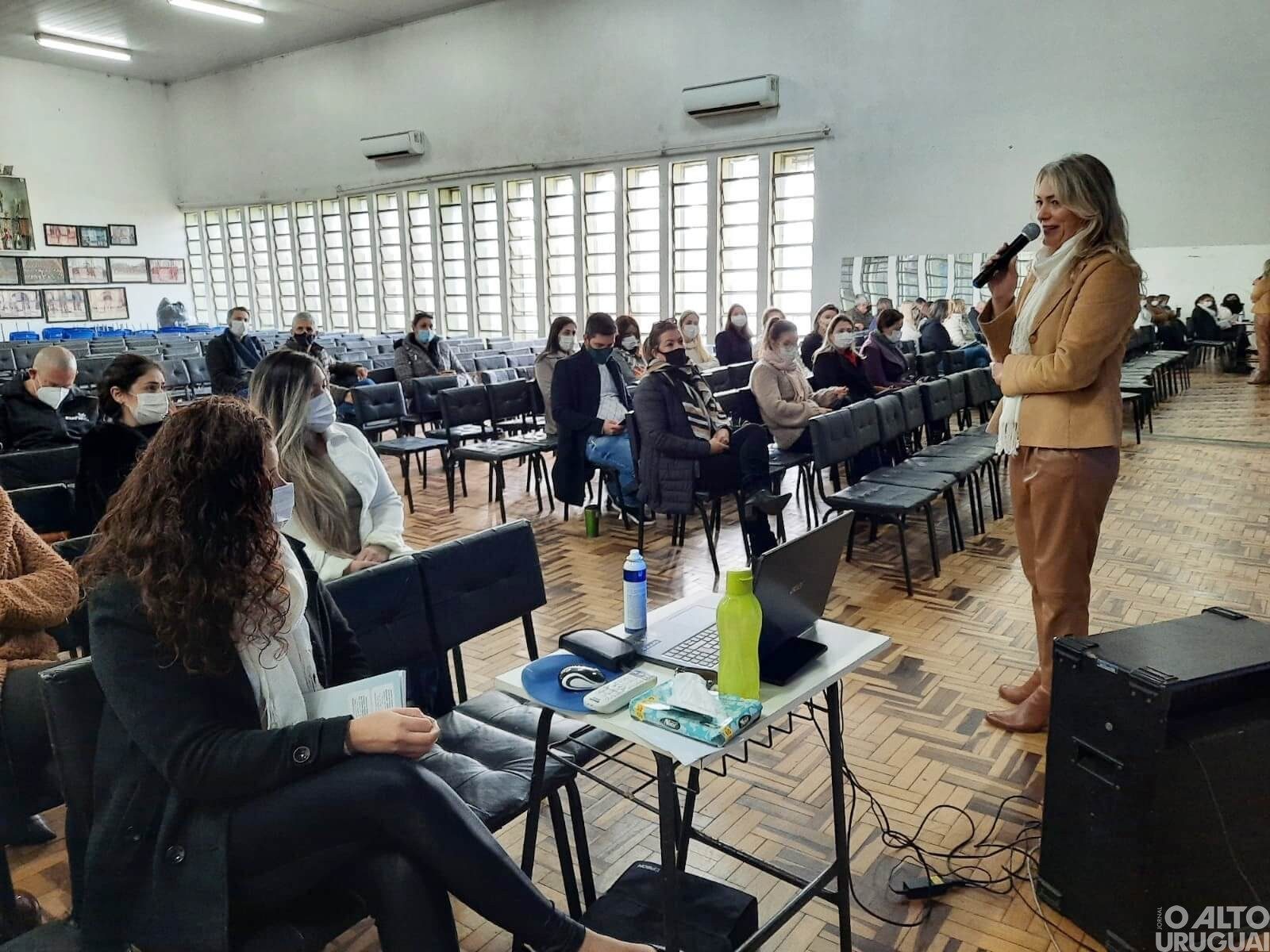 Conselheiros tutelares recebem capacitação