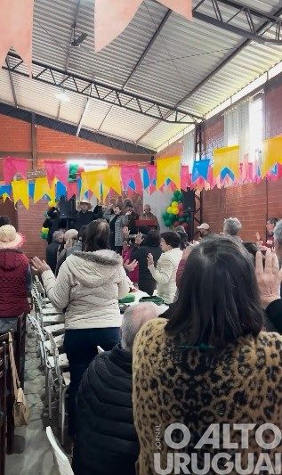 Festa junina reúne comunidade