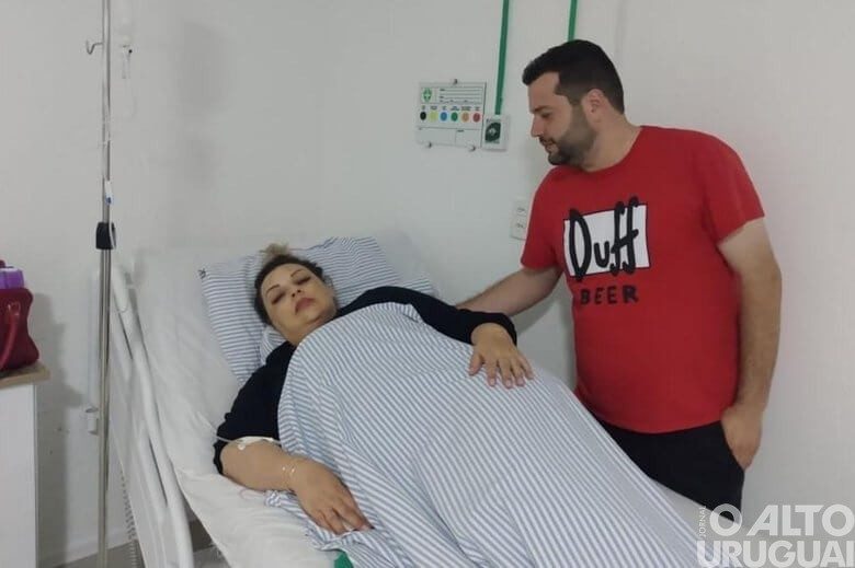 Grávida de gêmeas de FW consegue vaga em UTI Neonatal com ajuda da AUNP- RS