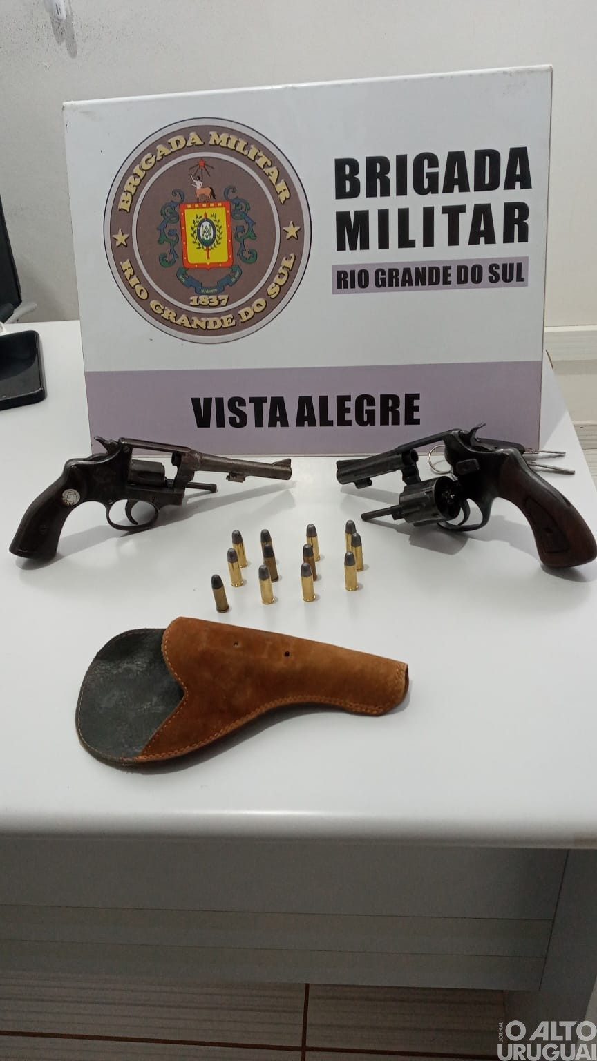 Dois indivíduos são presos por porte ilegal de arma de fogo em Vista Alegre