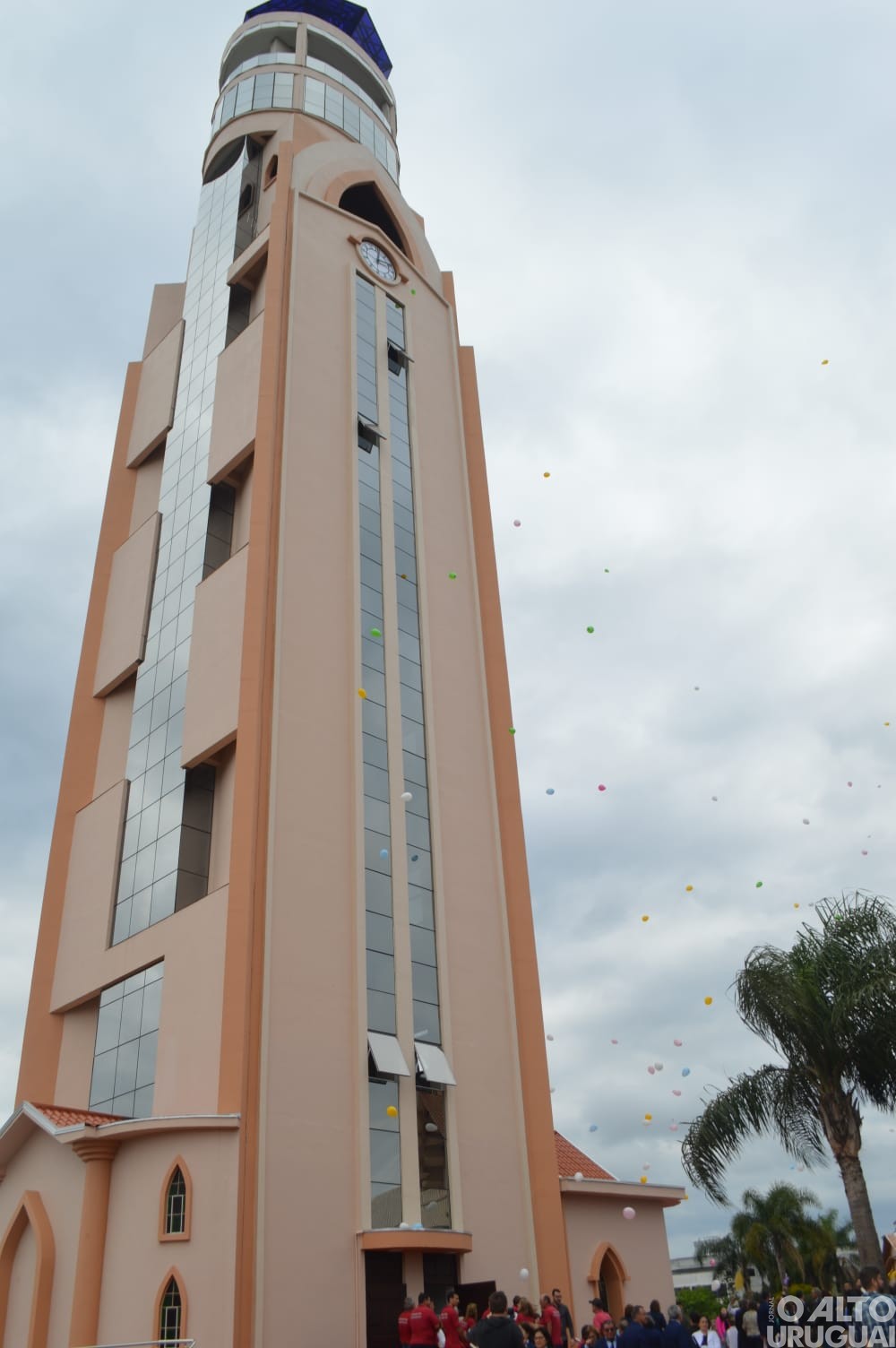Torre com 70 metros é inaugurada em Ametista do Sul