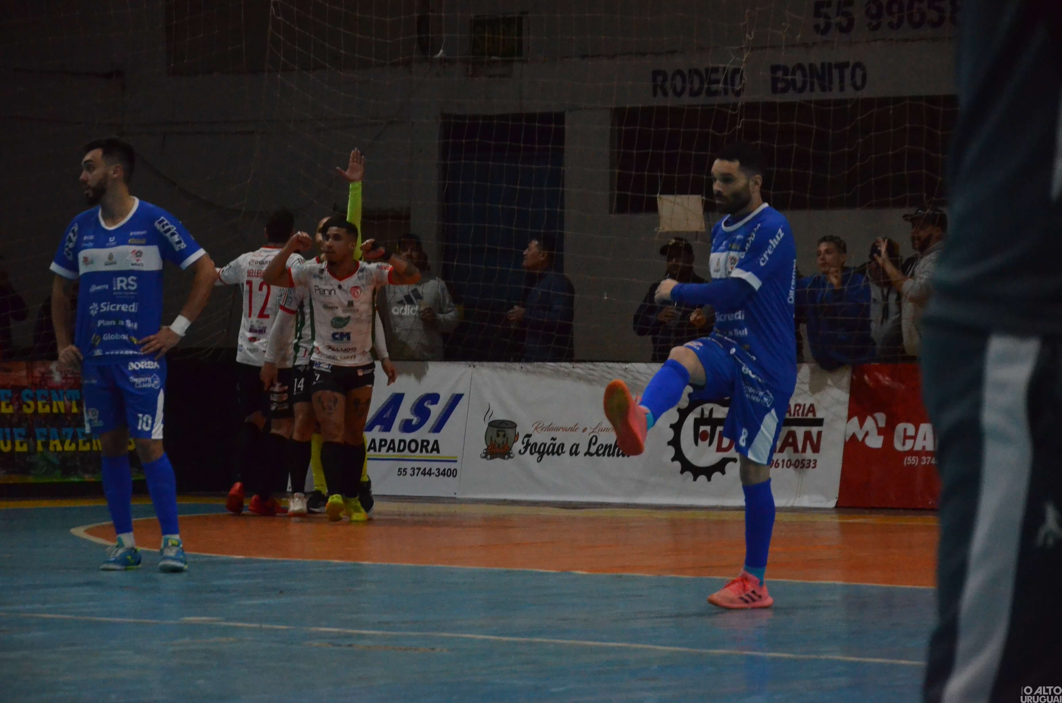 Afucs faz 4 a 3 no Sercca e vence primeira no Gauchão