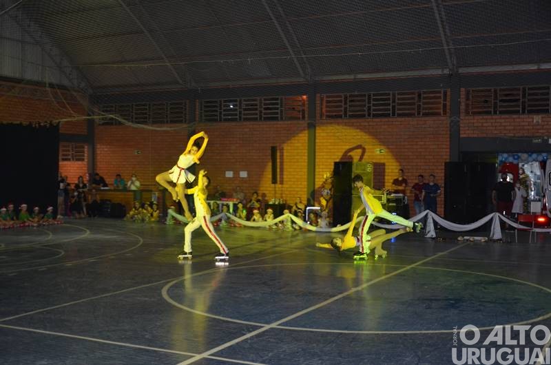 Magia da Patinação apresenta espetáculo de fim de ano