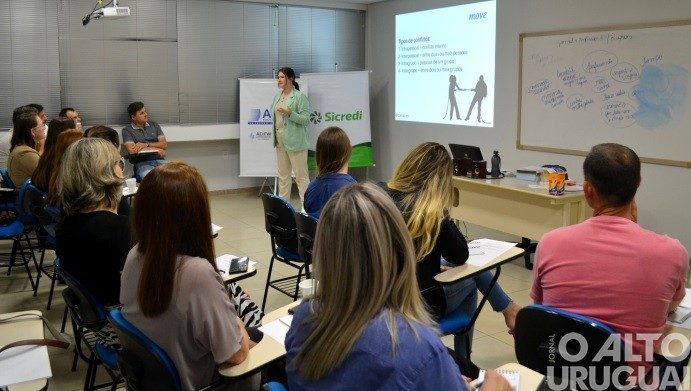 AEFW realiza curso com foco em Gestão de Conflitos 