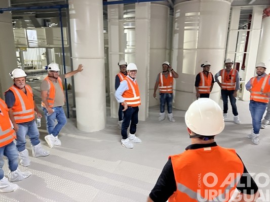 JBS apresenta a estrutura da fábrica de ração em Seberi