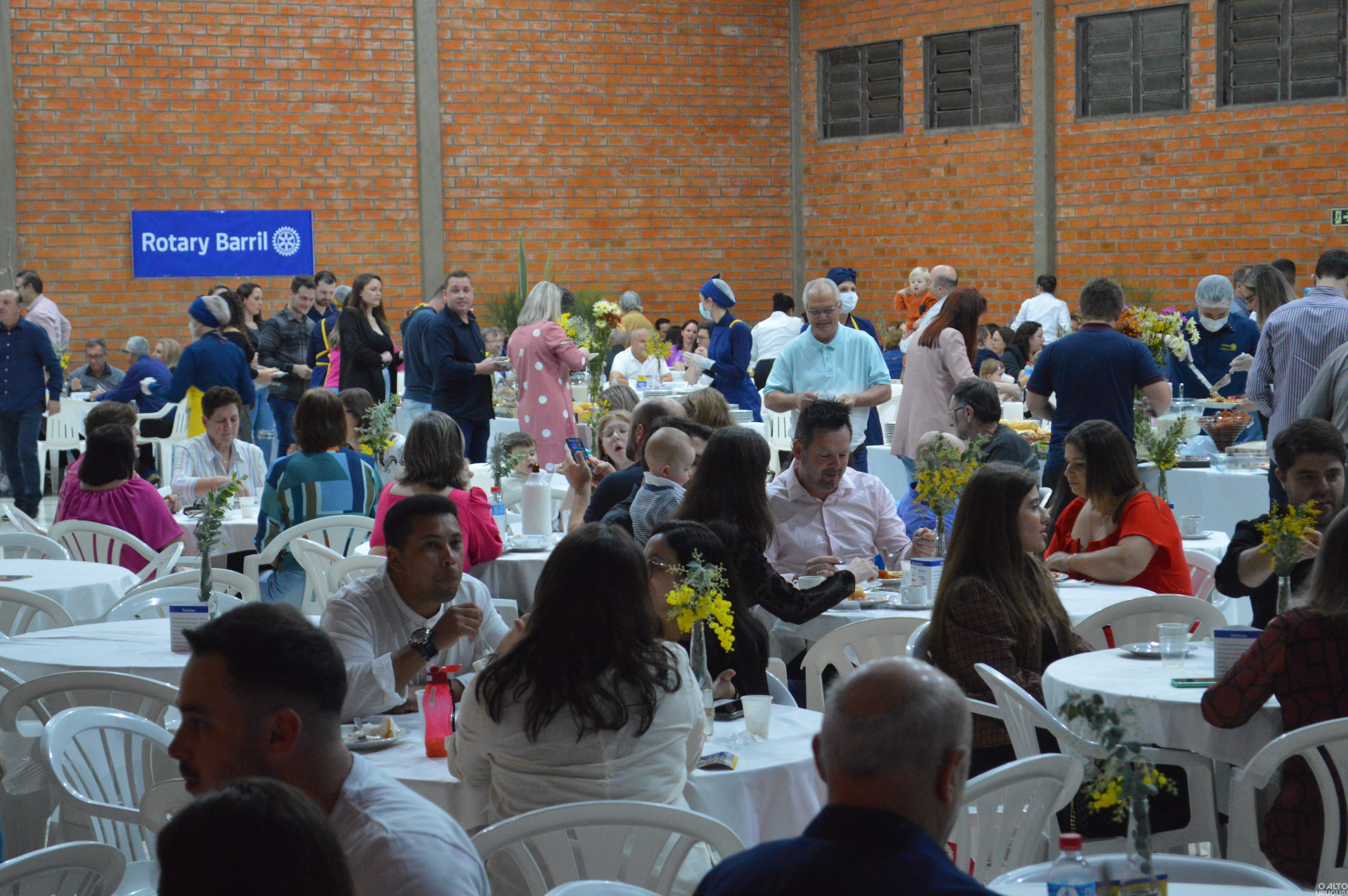 Mais de 300 pessoas participam do 17º Café Colonial do Rotary Barril