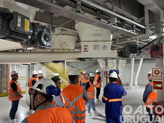 JBS apresenta a estrutura da fábrica de ração em Seberi