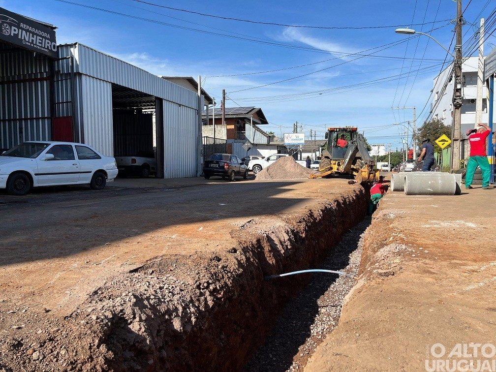Prefeitura de FW inicia obras de revitalização da rua Vicente Dutra