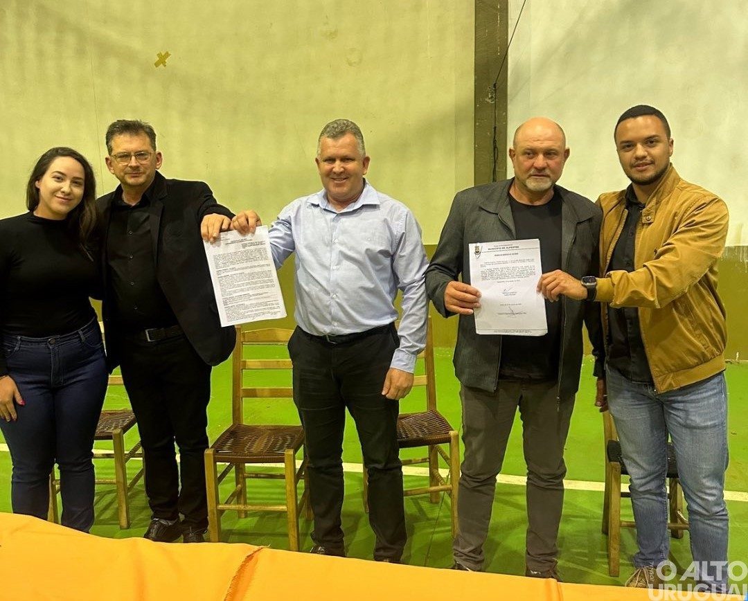 Alpestre assina contrato e ordem de início de obra asfáltica em Farinhas