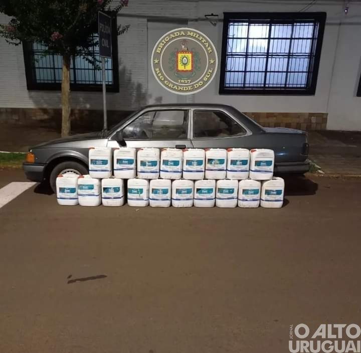 Dupla é presa com 18 galões de agrotóxicos contrabandeados em Iraí