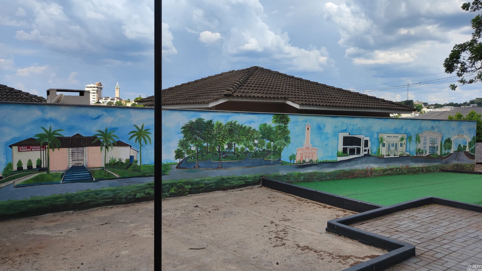 Pinturas artísticas embelezam pontos públicos de Rodeio Bonito