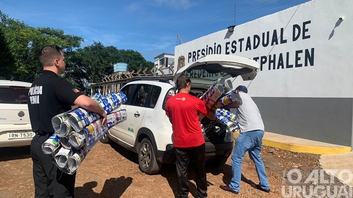 Projeto “Frederico sem Frestas” entrega placas térmicas para assistência social de FW