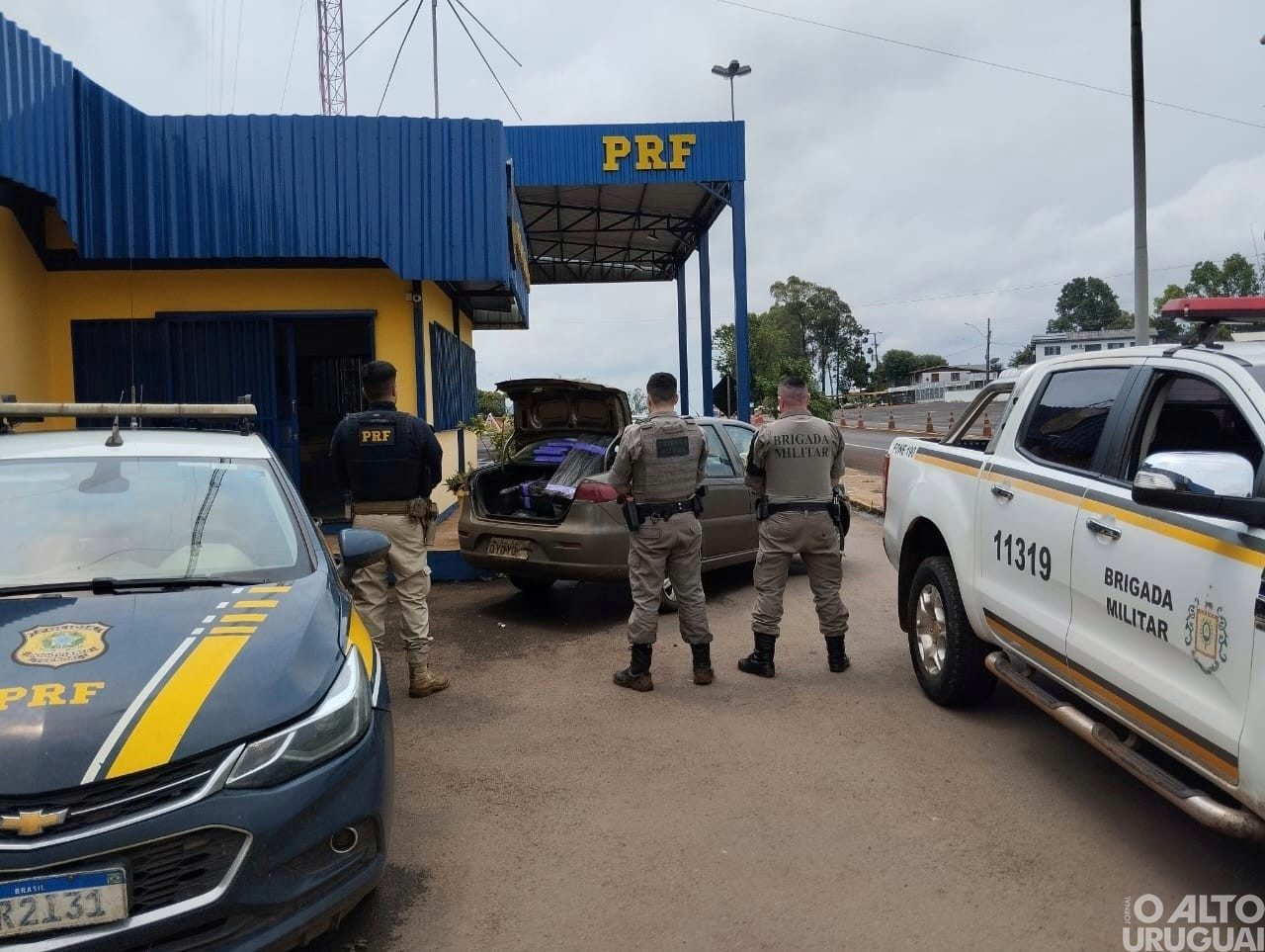 PRF e BM prendem dois traficantes em Sarandi