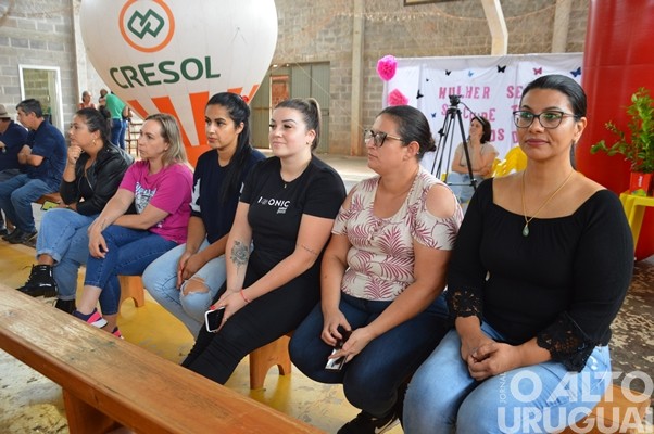 Centenas de mulheres participam de encontro em Jaboticaba