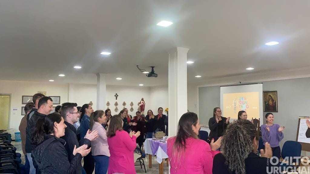 Profissionais da educação recebem formação em Vista Alegre