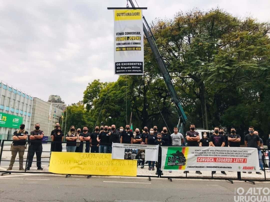 Excedentes de concurso da BM fazem manifestação