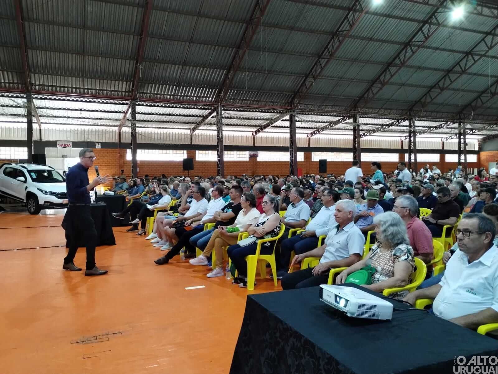 Cresol Raiz realiza assembleia-geral em Pinhal