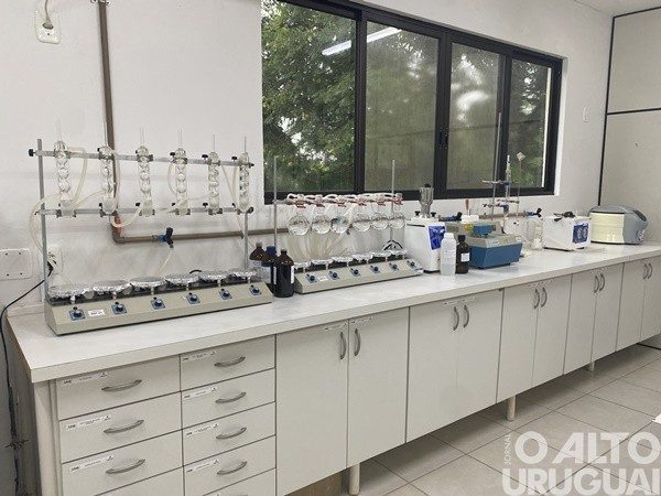Laboratório de Águas e Alimentos da URI/FW obtém resultado de excelência
