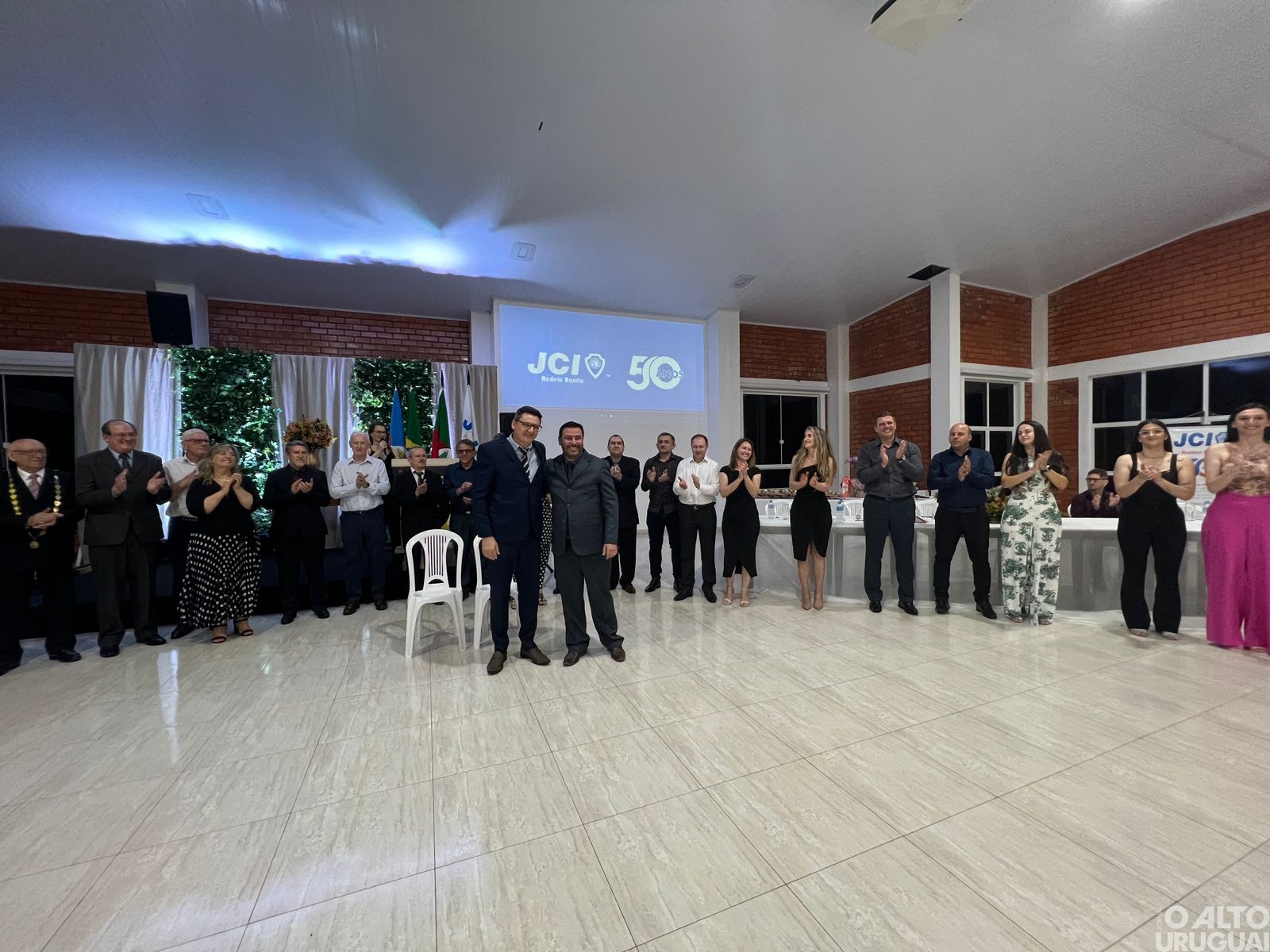 Jantar festivo com honrarias marca os 50 anos da JCI em Rodeio Bonito