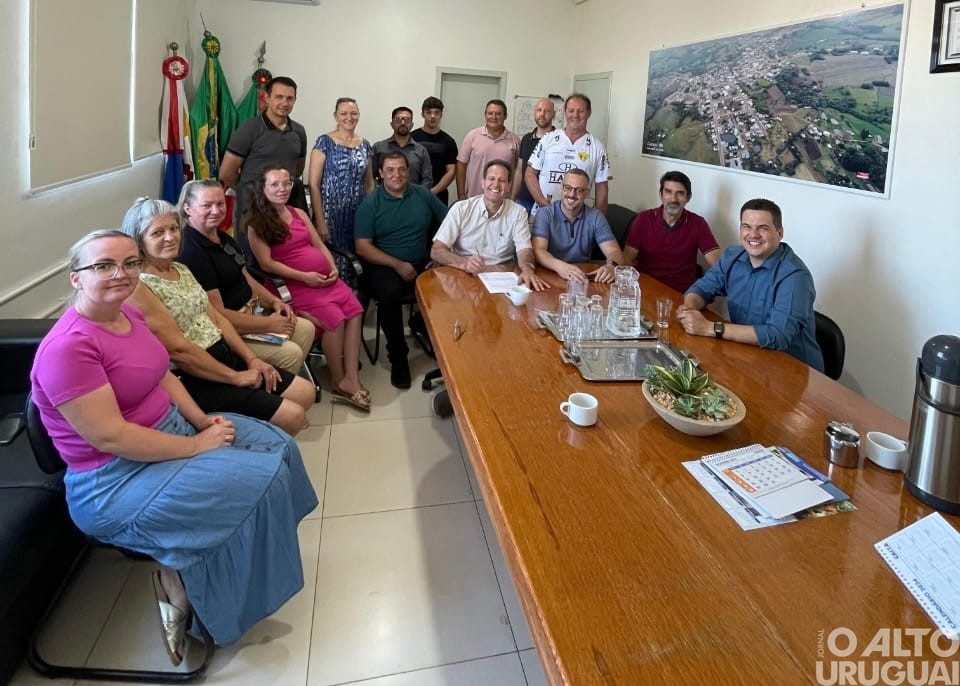 Convênio entre prefeitura de Caiçara e hospital divina providência amplia serviços de saúde