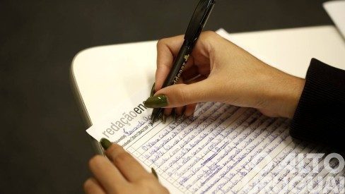Inscrições para corretores da redação do Enem estão abertas