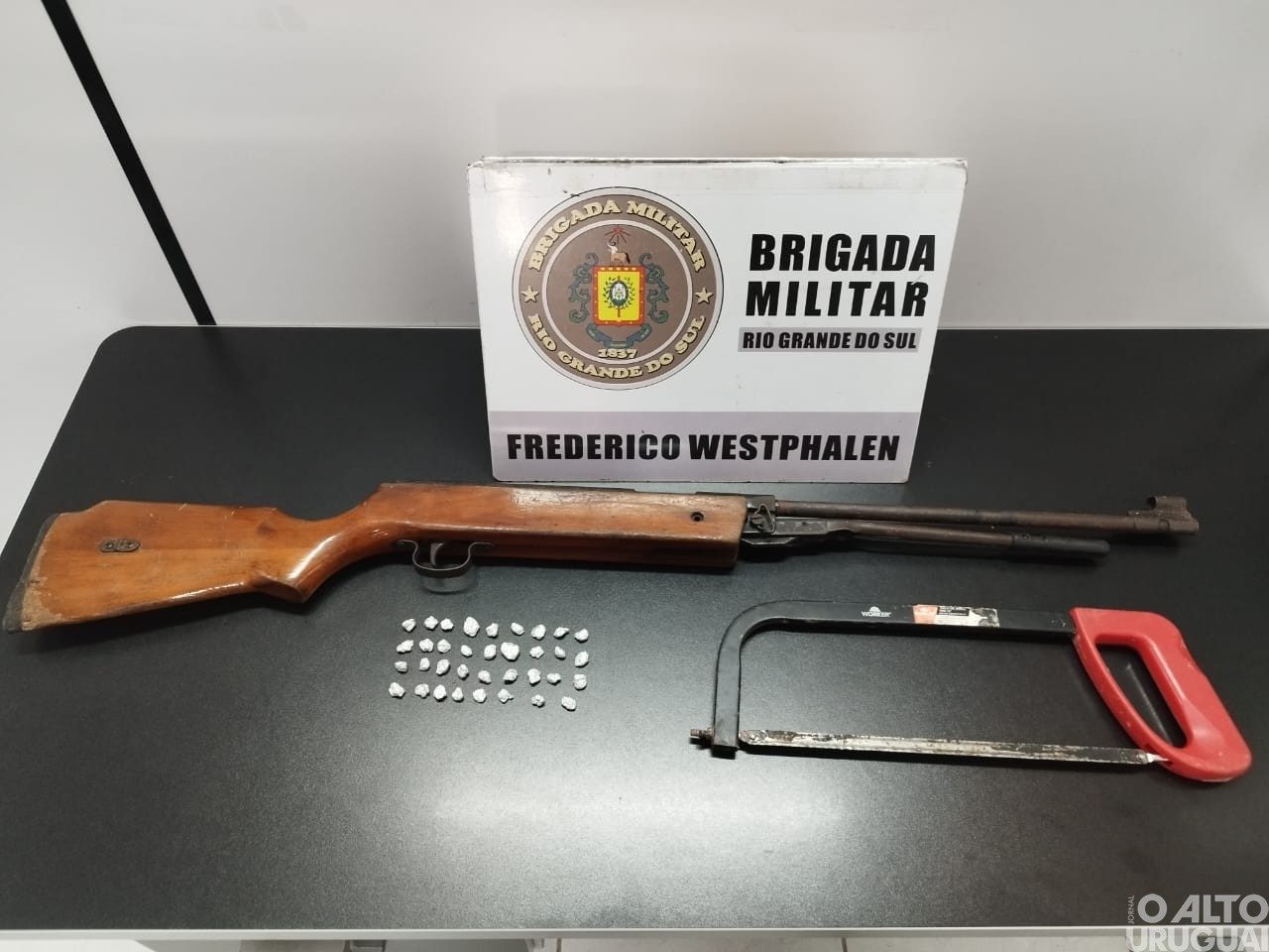 BM prende dupla com arma e drogas em Frederico Westphalen
