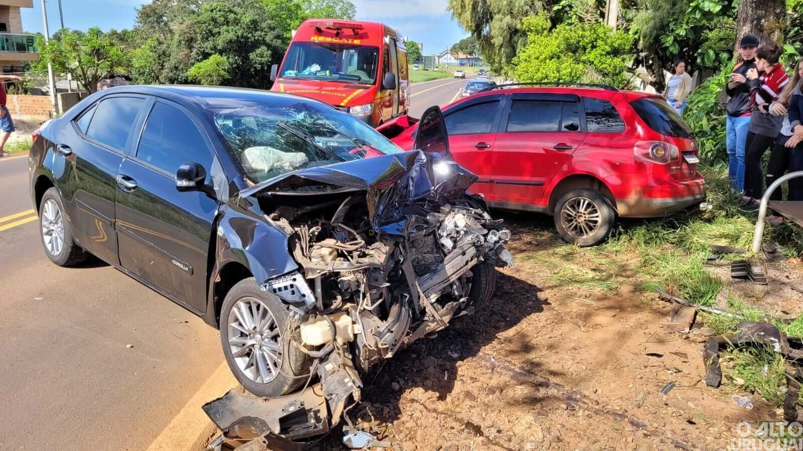 Dois veículos colidem na ERS-472, em FW