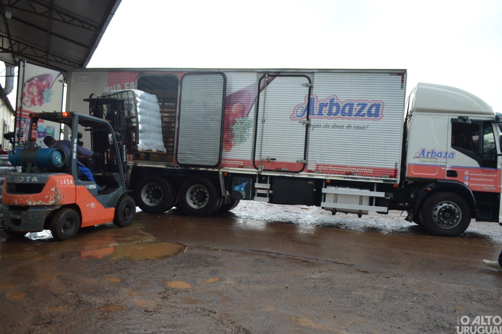 Arbaza doa três toneladas de feijão para vítimas de ciclone extratropical