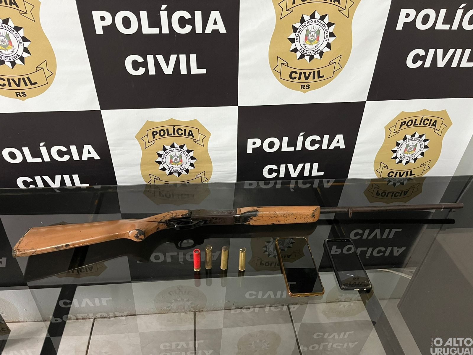 Polícia Civil prende homem por posse ilegal de arma de fogo