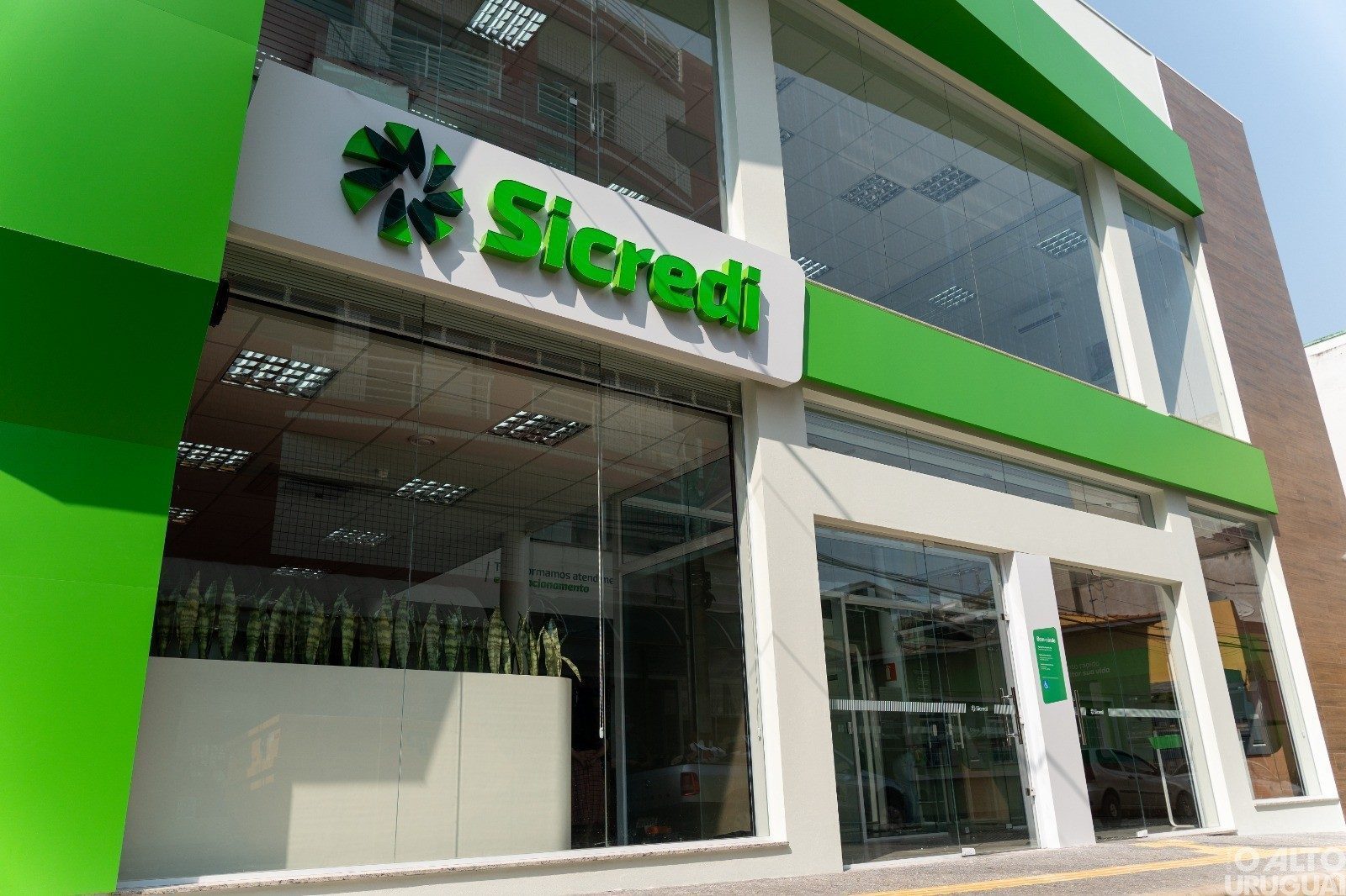 Sicredi encaminhará R$ 500 milhões de crédito via Pronampe Solidário para vítimas das enchentes
