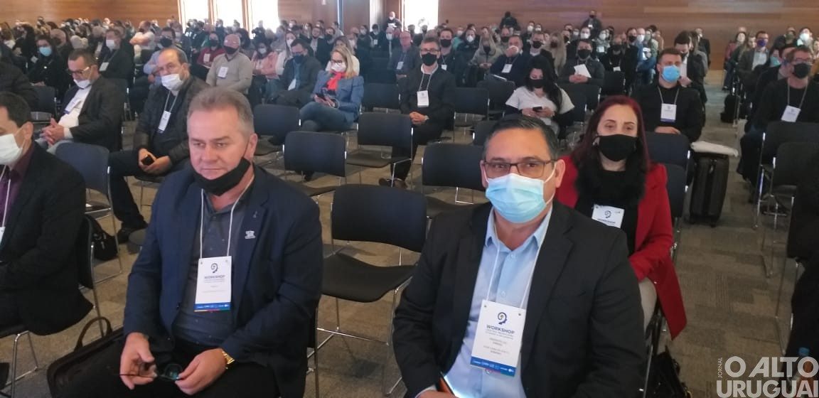 Executivo de Pinhal participa de workshop promovido pela Famurs