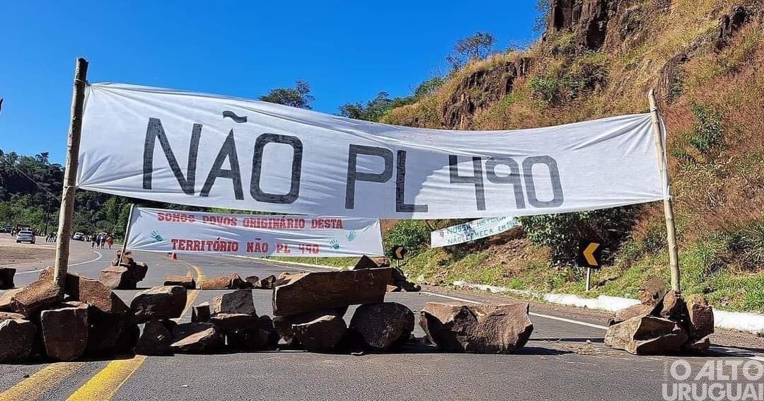 Indígenas bloqueiam BR-386 em Iraí