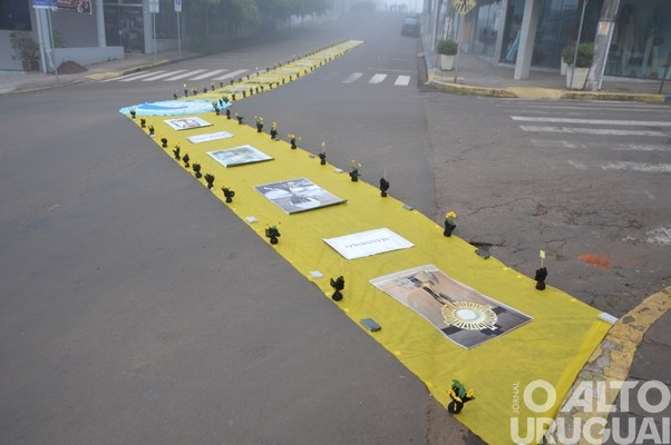 Confecção dos tapetes de Corpus Christi mobiliza católicos em FW