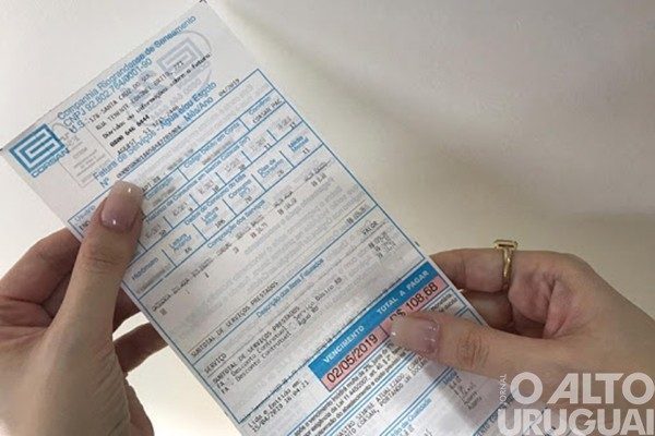 Famílias de FW alegam problemas com religação de água após corte do serviço