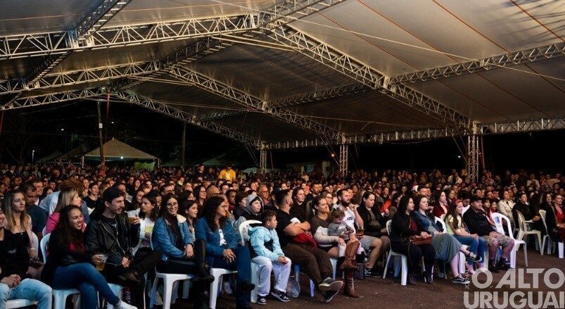 Mais de cinco mil pessoas participam da Feira do Livro de Palmeira das Missões